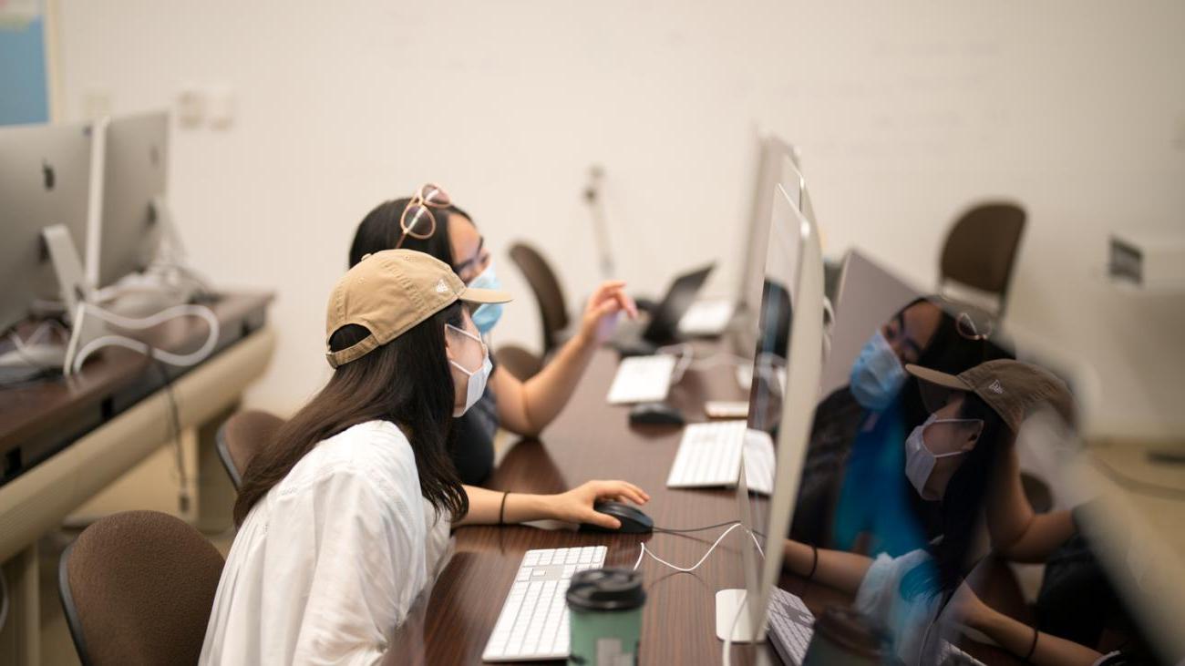 Students in Cognitive Neuroscience lab